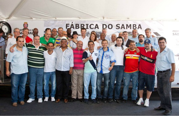 Kassab vistoriou o local em obras com os presidentes das escolas de samba em 2012