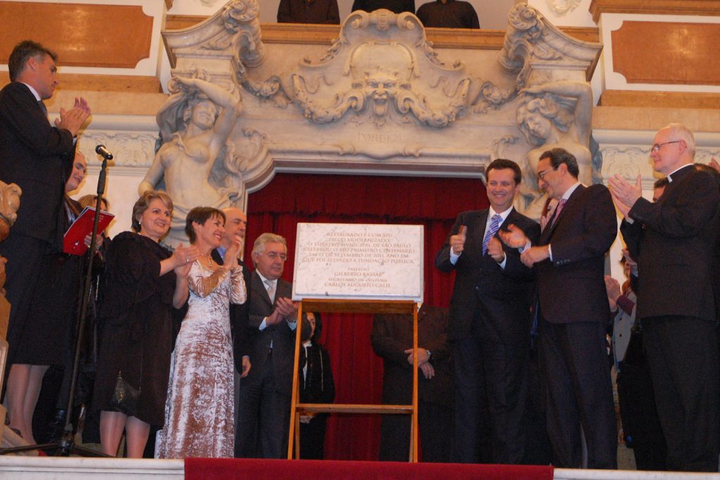 Ex-prefeito Gilberto Kassab participa da cerimônia do centenário do Municipal, em 12 de setembro de 2011.