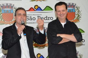 Visita do ministro Gilberto Kassab a São Pedro em 3 de junho de 2015