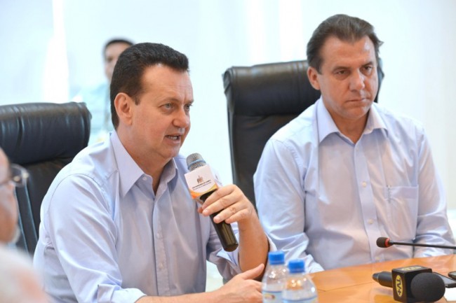 O ministro Gilberto Kassab em reunião com o prefeito Luiz Marinho, em São Bernardo