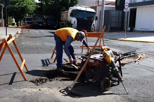 Obras de recapeamento no Jardim Sumaré, em Ribeirão, foram reiniciadas